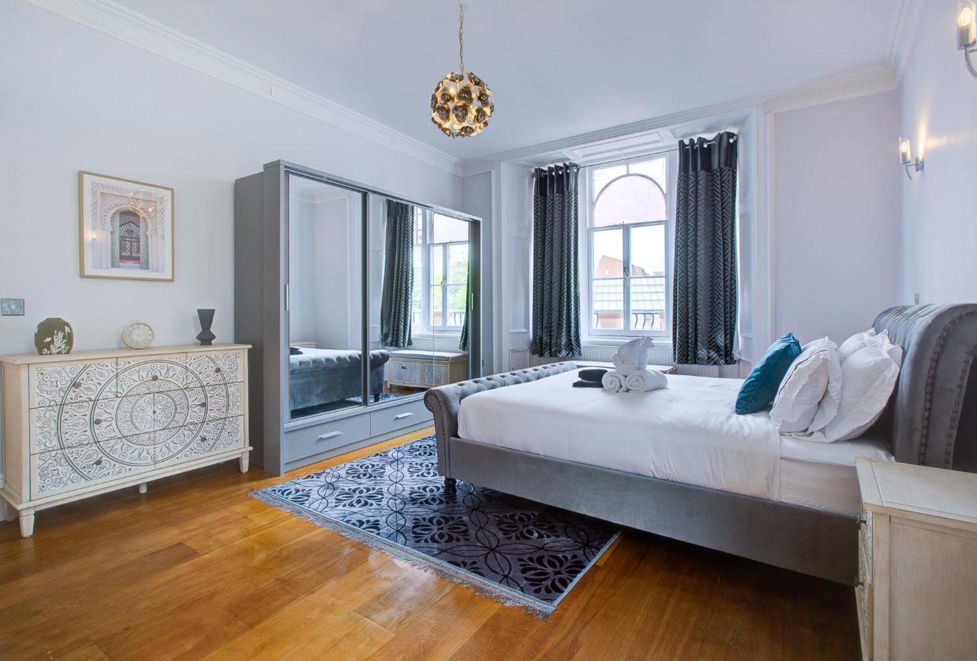Apartment Hyde Park London